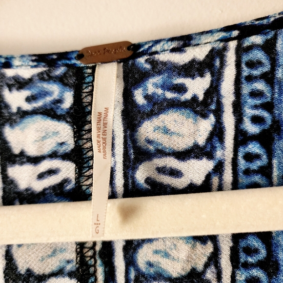 Free People Wild and Free Long Sleeve Blue  Top Size Large - Picture 8 of 8